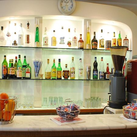Hotel Veliero ริมินี ภายนอก รูปภาพ