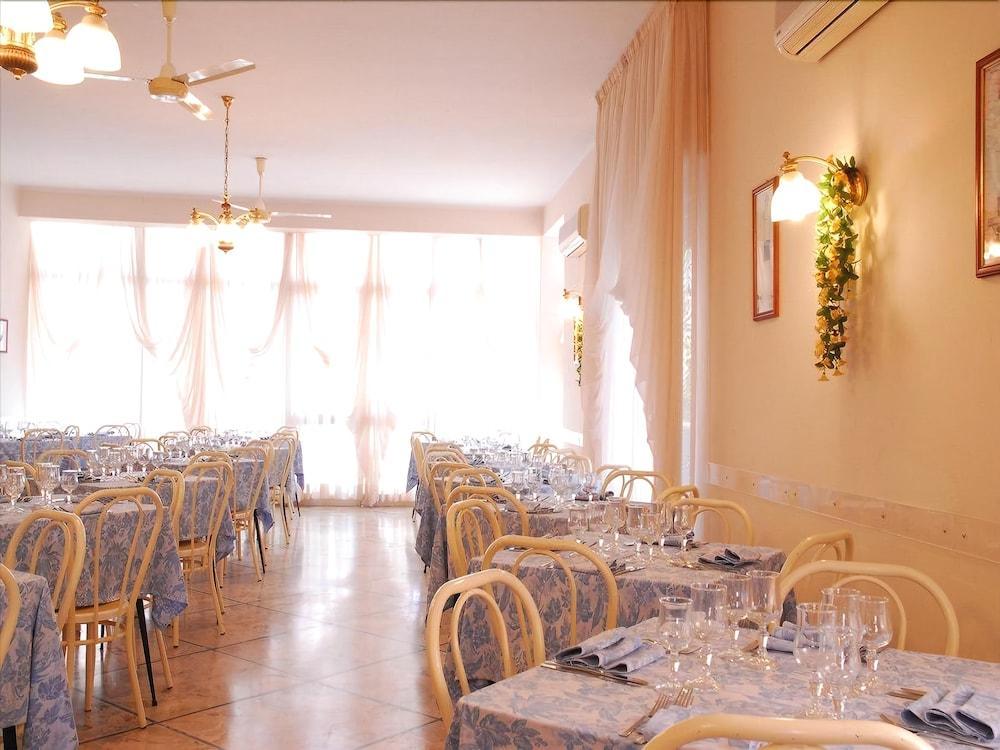 Hotel Veliero ริมินี ภายนอก รูปภาพ