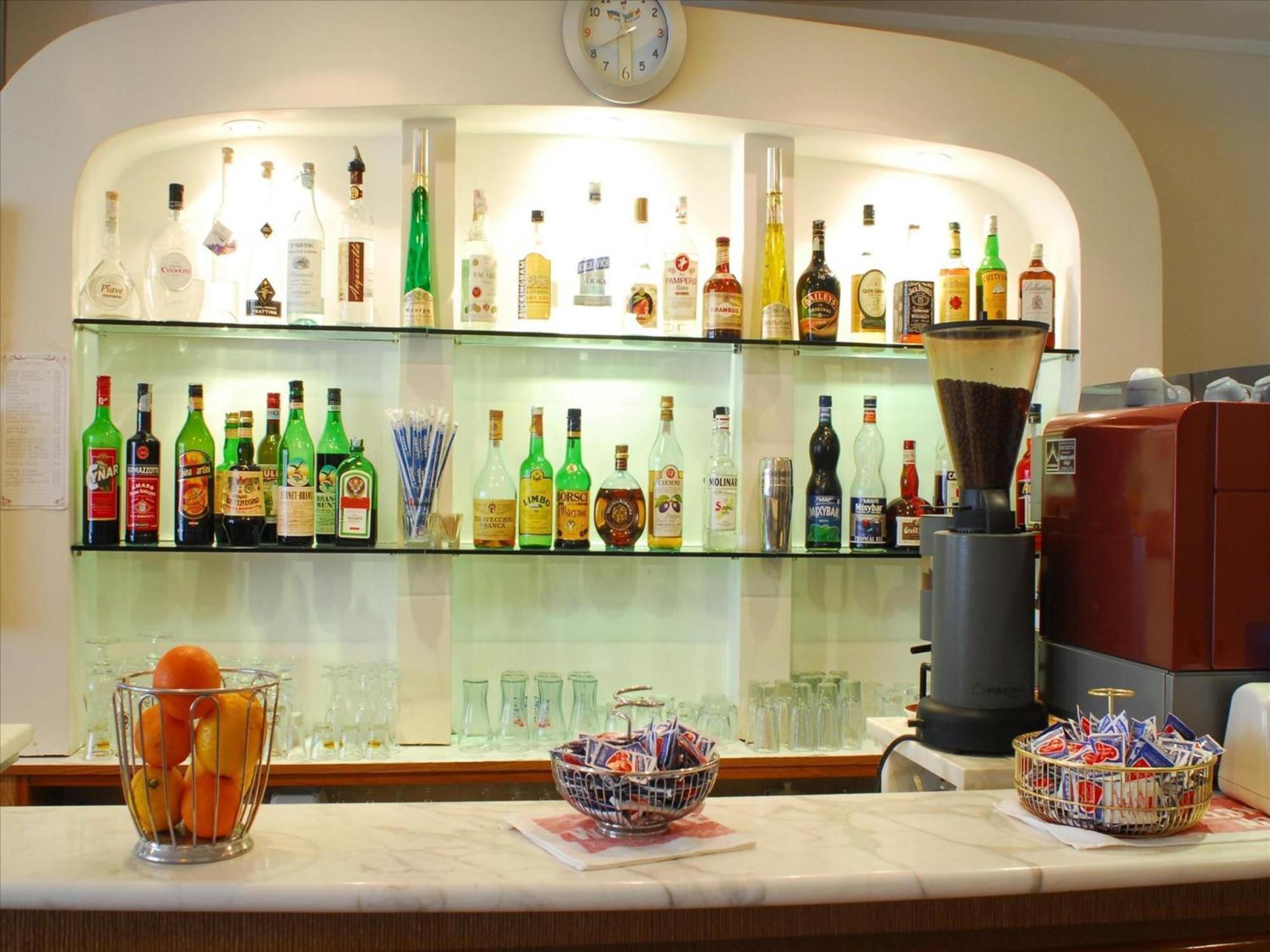 Hotel Veliero ริมินี ภายนอก รูปภาพ