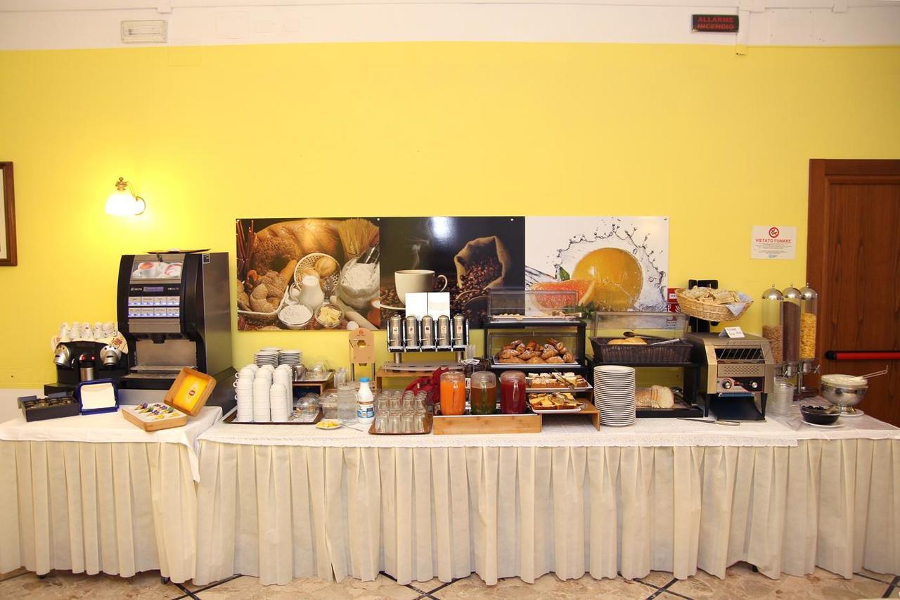 Hotel Veliero ริมินี ภายนอก รูปภาพ